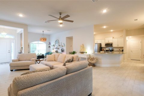 House in North Port, Florida 4 bedrooms, 210.42 sq.m. № 1609538 - photo 11