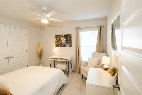 House in North Port, Florida 4 bedrooms, 210.42 sq.m. № 1609538 - photo 14
