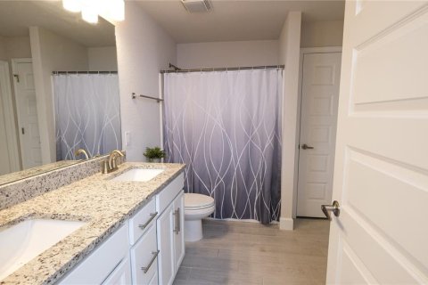 House in North Port, Florida 4 bedrooms, 210.42 sq.m. № 1609538 - photo 25
