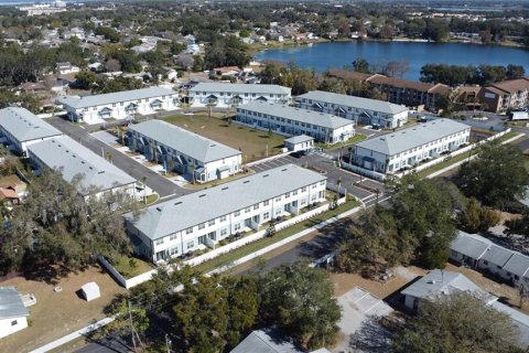 Townhouse in Tavares, Florida 3 bedrooms, 198.72 sq.m. № 2210977 - photo 4