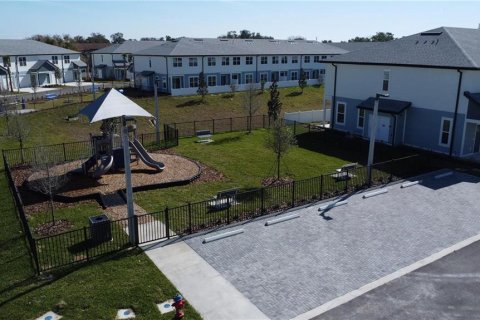 Townhouse in Tavares, Florida 3 bedrooms, 198.72 sq.m. № 2210977 - photo 7