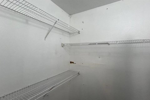 Снять в аренду кондоминиум в Орландо, Флорида 5 комнат, 104.05м2, № 1803472 - фото 9