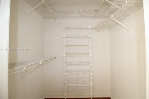 Copropriété à louer à Coral Springs, Floride: 2 chambres, 117.06 m2 № 1997507 - photo 16