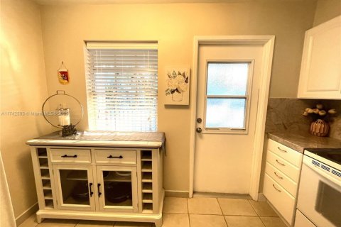 Condo in Pompano Beach, Florida, 2 bedrooms  № 1492204 - photo 4