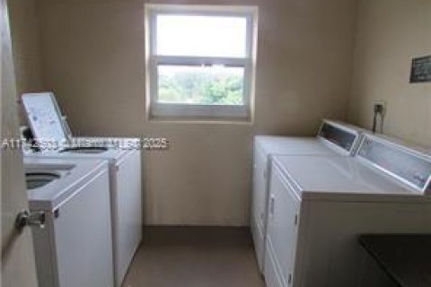 Condo in Pompano Beach, Florida, 2 bedrooms  № 1492204 - photo 15