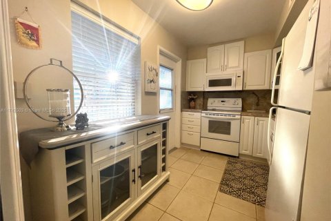 Condo in Pompano Beach, Florida, 2 bedrooms  № 1492204 - photo 3