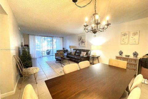 Condo in Pompano Beach, Florida, 2 bedrooms  № 1492204 - photo 10