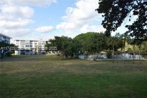 Condo in Pompano Beach, Florida, 2 bedrooms  № 1492204 - photo 19