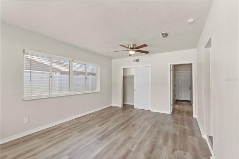 House in Clearwater, Florida 3 bedrooms, 157.1 sq.m. № 1834658 - photo 13