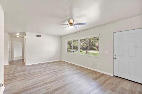 House in Clearwater, Florida 3 bedrooms, 157.1 sq.m. № 1834658 - photo 11