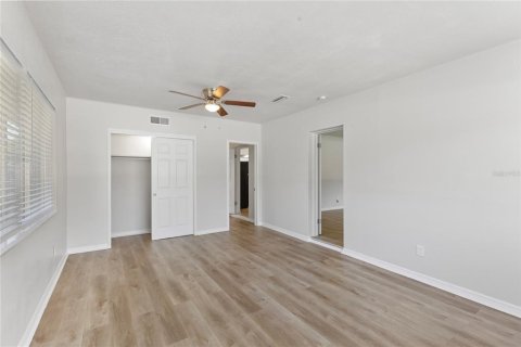 House in Clearwater, Florida 3 bedrooms, 157.1 sq.m. № 1834658 - photo 12
