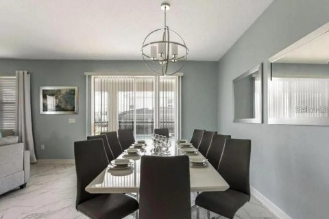 House in Davenport, Florida 8 bedrooms, 363.15 sq.m. № 2094123 - photo 5