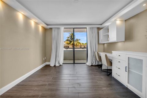 Copropriété à louer à Miami Beach, Floride: 2 chambres, 89.93 m2 № 2431293 - photo 21