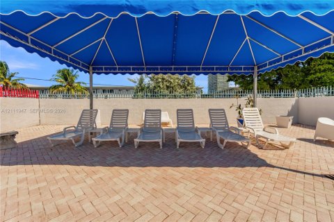 Copropriété à louer à Miami Beach, Floride: 2 chambres, 89.93 m2 № 2431293 - photo 26