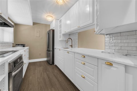 Condo à Miami Beach, Floride, 2 chambres № 2431293