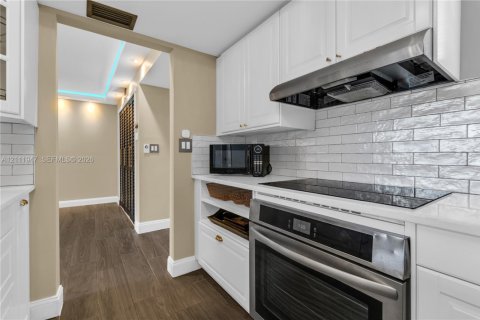 Copropriété à louer à Miami Beach, Floride: 2 chambres, 89.93 m2 № 2431293 - photo 28