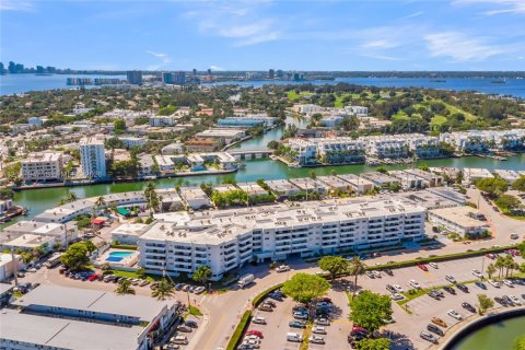 Copropriété à louer à Miami Beach, Floride: 2 chambres, 89.93 m2 № 2431293 - photo 3