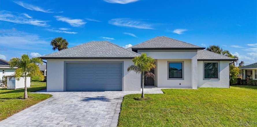 Villa ou maison à Rotonda, Floride 3 chambres, 149.39 m2 № 2100565