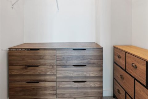 Снять в аренду кондоминиум в Майами, Флорида 2 спальни, 91.04м2, № 1963468 - фото 11