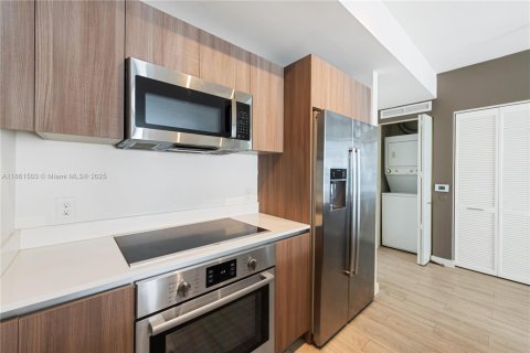 Снять в аренду кондоминиум в Майами, Флорида 2 спальни, 91.04м2, № 1963468 - фото 7