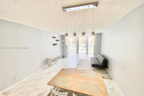Condominio en venta en Hallandale Beach, Florida, 1 dormitorio, 76.18 m2 № 2171002 - foto 14