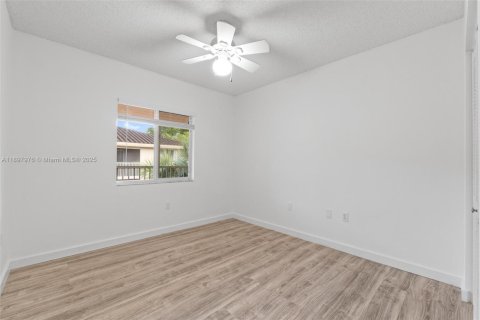 Condo in Coral Springs, Florida, 2 bedrooms  № 1949826 - photo 19
