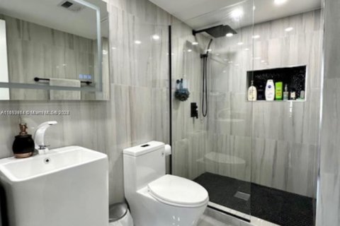 Купить кондоминиум в Халландейл-Бич, Флорида 2 спальни, 117.99м2, № 2013396 - фото 15