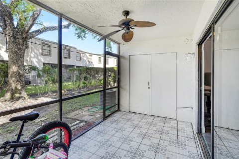 Townhouse in Sunrise, Florida 3 bedrooms, 146.79 sq.m. № 1947756 - photo 19