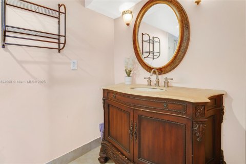 Townhouse in Sunrise, Florida 3 bedrooms, 146.79 sq.m. № 1947756 - photo 13