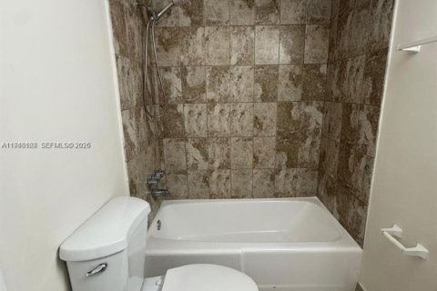 Купить кондоминиум в Майами, Флорида 1 спальня, 83.43м2, № 2153899 - фото 14