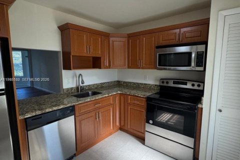 Купить кондоминиум в Майами, Флорида 1 спальня, 83.43м2, № 2153899 - фото 3