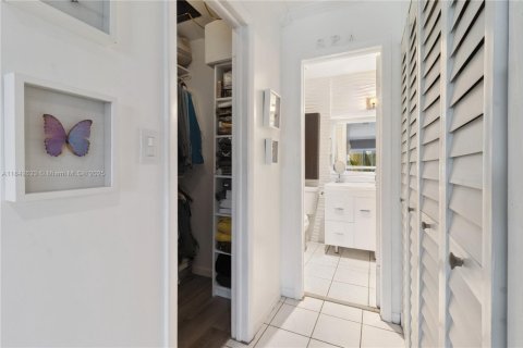 Condominio en venta en Miami, Florida, 2 dormitorios, 134.71 m2 № 1838698 - foto 14