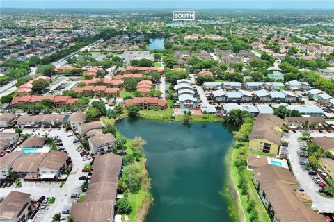Condominio en venta en Miami, Florida, 2 dormitorios, 134.71 m2 № 1838698 - foto 26