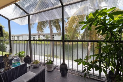 Condominio en venta en Miami, Florida, 2 dormitorios, 134.71 m2 № 1838698 - foto 1