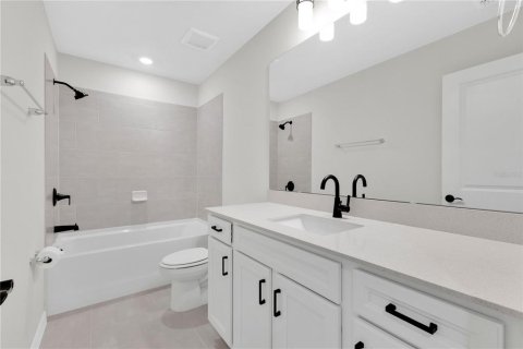 Villa ou maison à louer à Kissimmee, Floride: 4 chambres, 205.04 m2 № 2388570 - photo 13