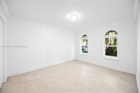 Villa ou maison à louer à Miami, Floride: 4 chambres, 164.34 m2 № 2025835 - photo 13