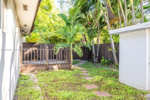 Villa ou maison à louer à Miami, Floride: 4 chambres, 164.34 m2 № 2025835 - photo 28