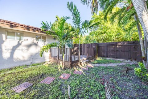Villa ou maison à louer à Miami, Floride: 4 chambres, 164.34 m2 № 2025835 - photo 30