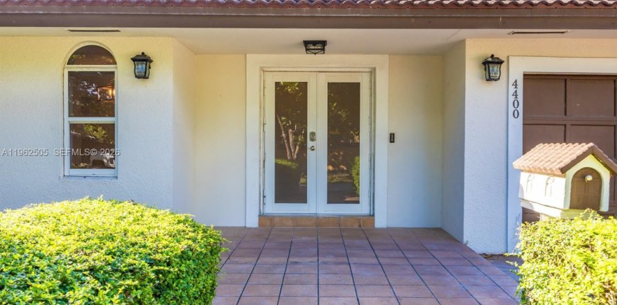 Villa ou maison à Miami, Floride 4 chambres, 164.34 m2 № 2025835