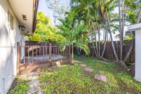 Villa ou maison à louer à Miami, Floride: 4 chambres, 164.34 m2 № 2025835 - photo 29