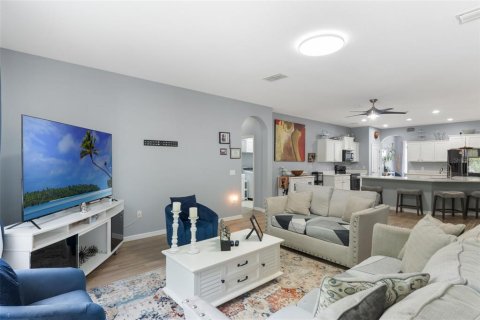 Villa ou maison à vendre à Kissimmee, Floride: 4 chambres, 255.39 m2 № 1903538 - photo 8
