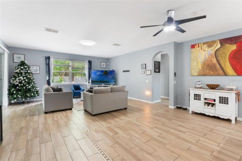 Villa ou maison à vendre à Kissimmee, Floride: 4 chambres, 255.39 m2 № 1903538 - photo 7