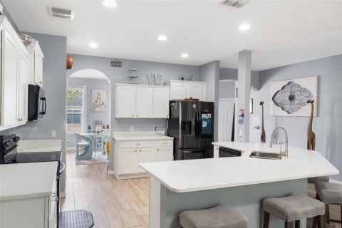 Villa ou maison à vendre à Kissimmee, Floride: 4 chambres, 255.39 m2 № 1903538 - photo 12