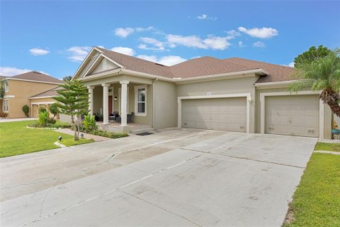 Villa ou maison à vendre à Kissimmee, Floride: 4 chambres, 255.39 m2 № 1903538 - photo 1