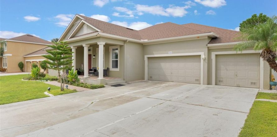 Villa ou maison à Kissimmee, Floride 4 chambres, 255.39 m2 № 1903538