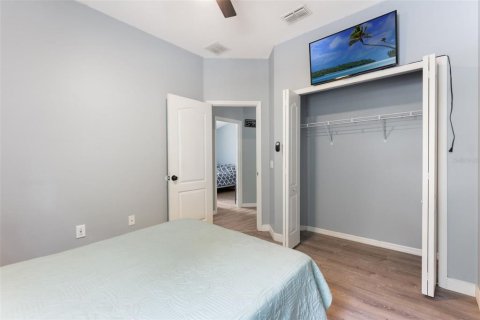 Villa ou maison à vendre à Kissimmee, Floride: 4 chambres, 255.39 m2 № 1903538 - photo 21