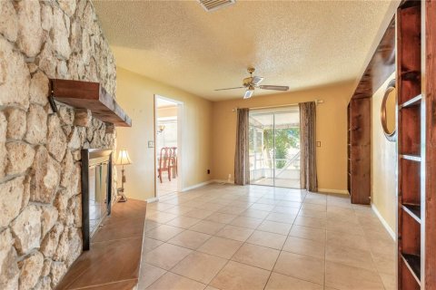 Villa ou maison à vendre à Deltona, Floride: 2 chambres, 116.5 m2 № 2360992 - photo 5