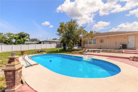 Villa ou maison à vendre à Deltona, Floride: 2 chambres, 116.5 m2 № 2360992 - photo 21