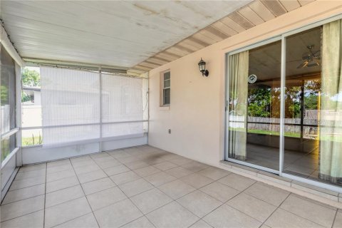 Villa ou maison à vendre à Deltona, Floride: 2 chambres, 116.5 m2 № 2360992 - photo 19