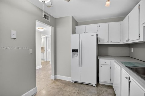 Condominio en venta en Oakland Park, Florida, 2 dormitorios, 84.73 m2 № 2069685 - foto 24